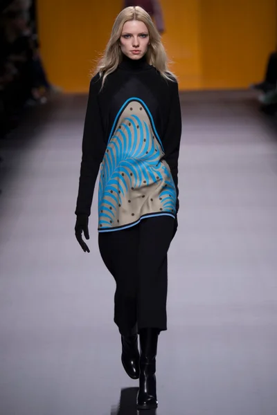 Look 19